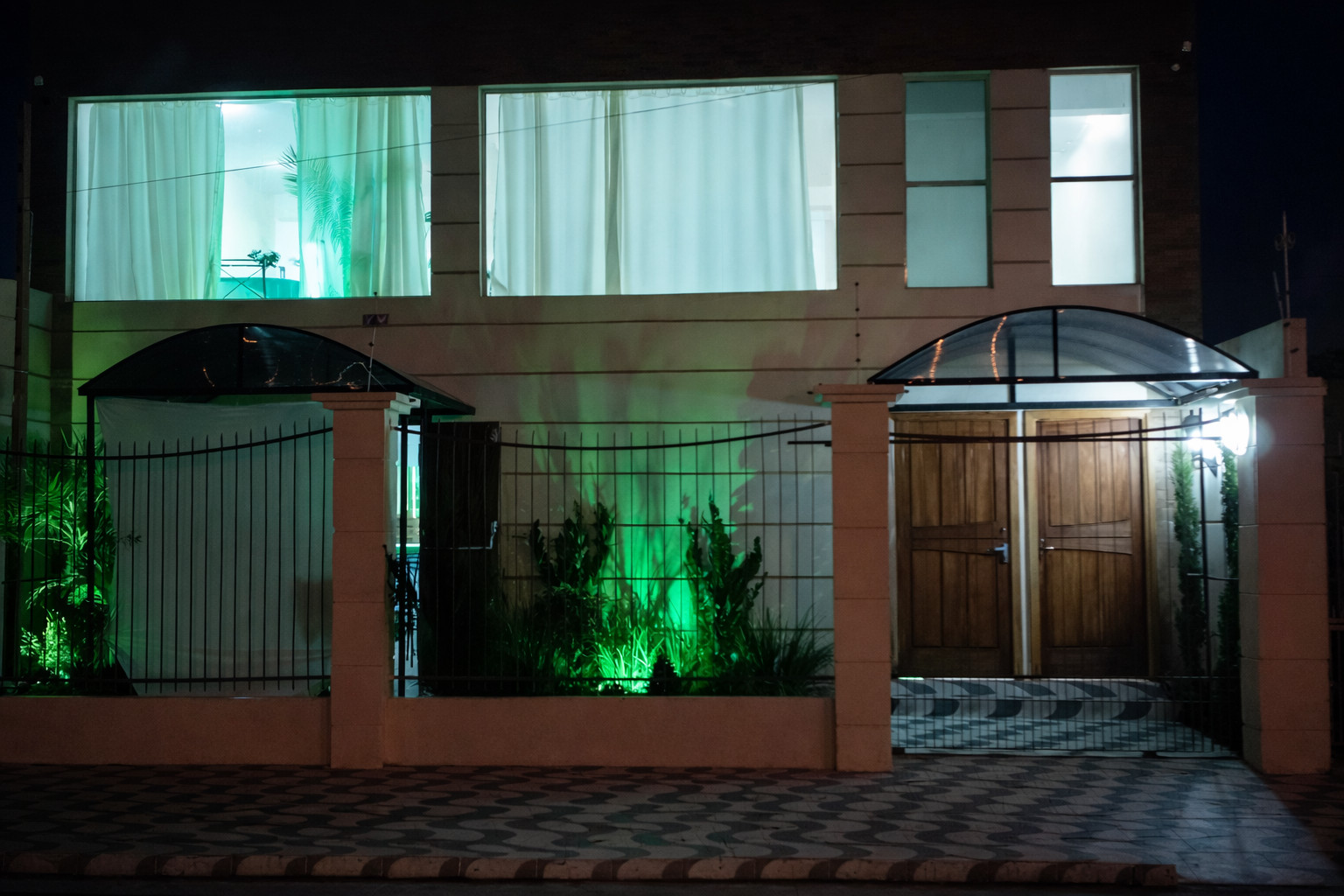 Fachada do salão em outro ângulo