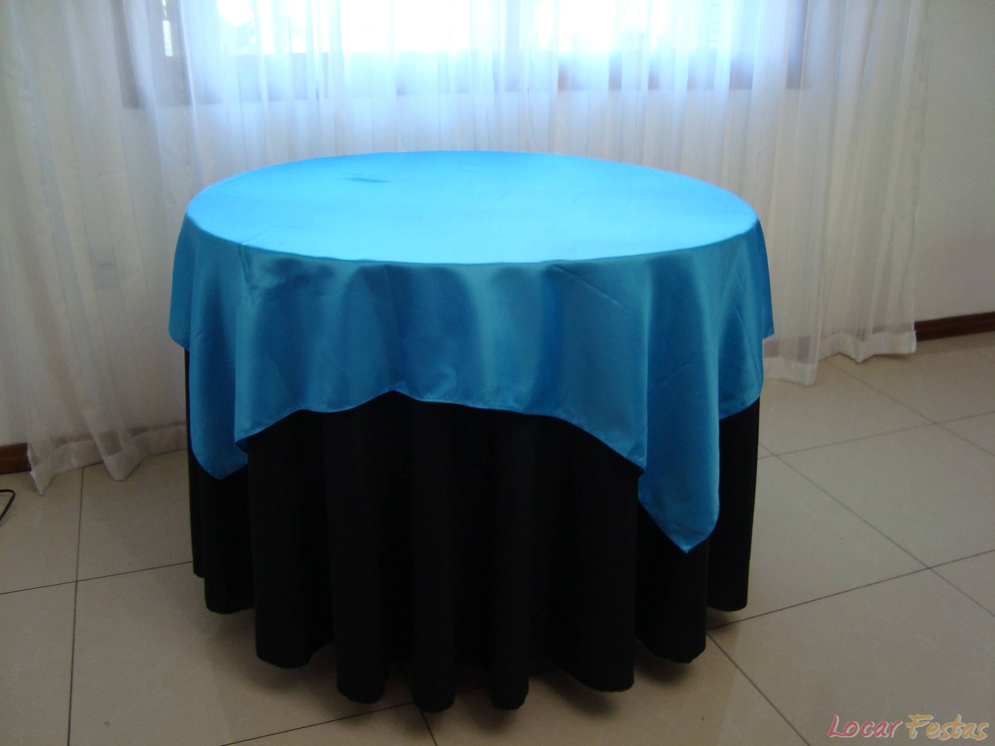 Toalha de Mesa com sobre toalha