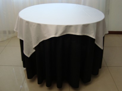 Toalha de Mesa com sobre toalha